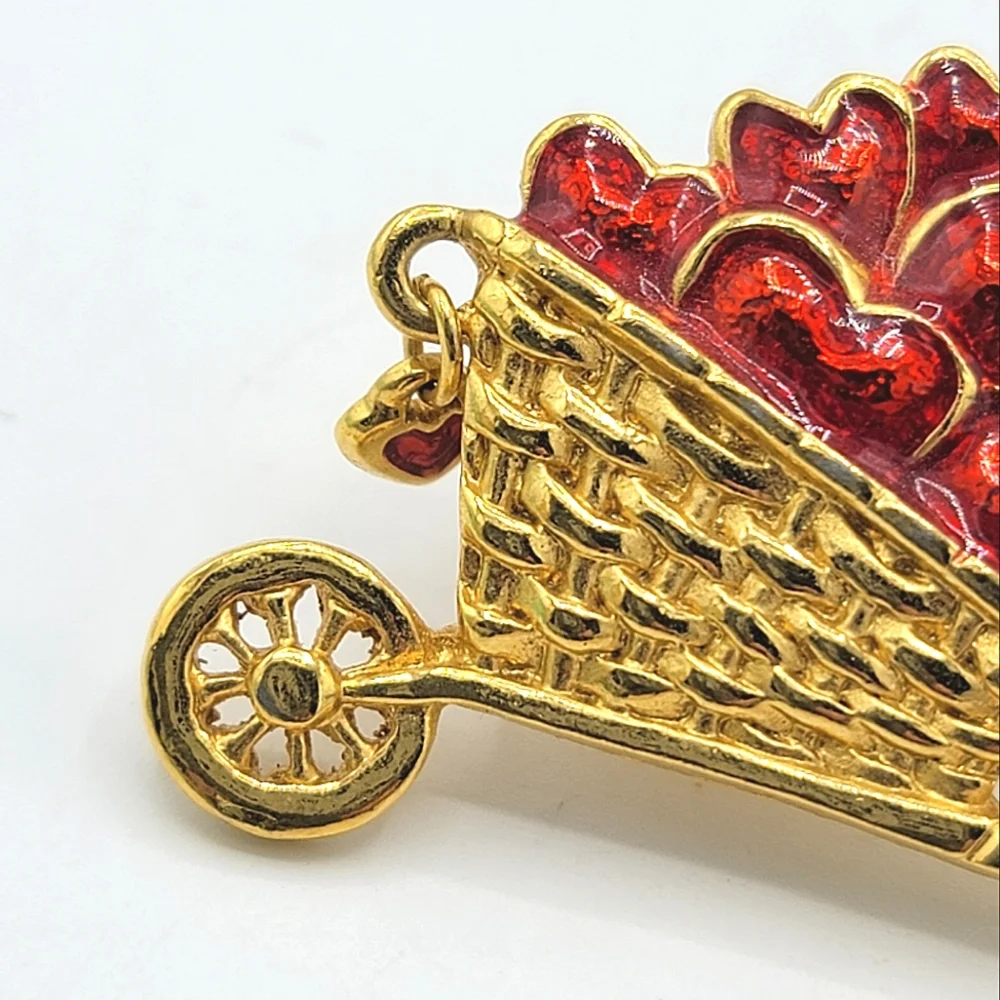 Avon Garden of Love Wheelbarrow Brooch Gold tone Red Enamel Hearts Vintage 90s - Picture 2 of 12